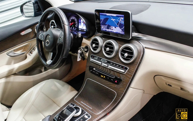 Mercedes-Benz GLC cena 115555 przebieg: 199900, rok produkcji 2017 z Bytów małe 781
